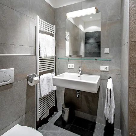 Luxurious With Sauna Garage Roof Terrace جيرلوس