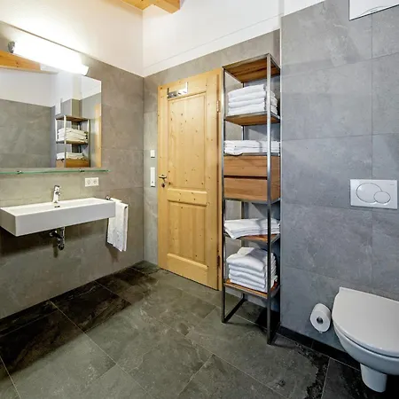 Luxurious With Sauna Garage Roof Terrace * جيرلوس